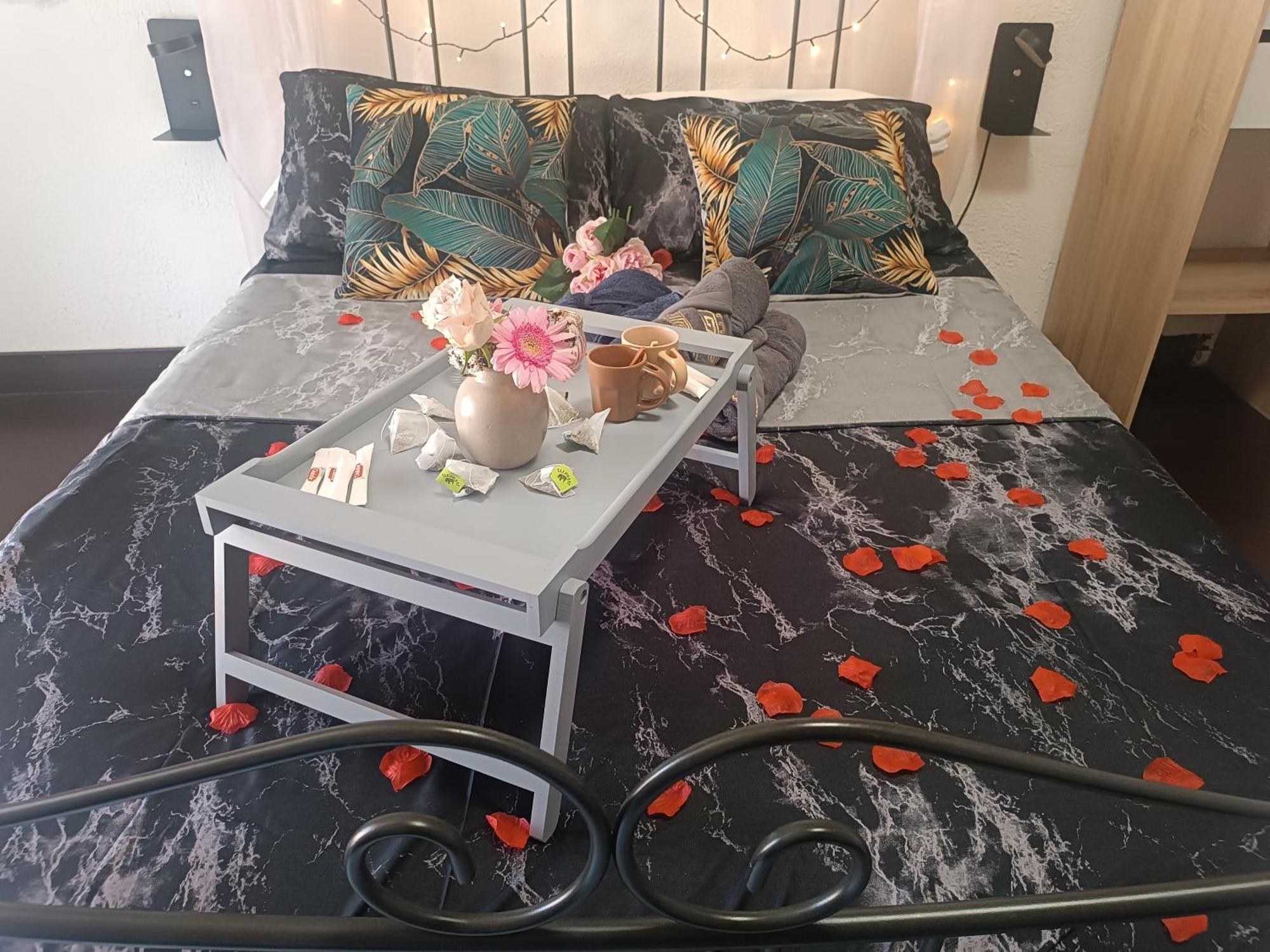 Jolie Maison De Village Capendu Экстерьер фото